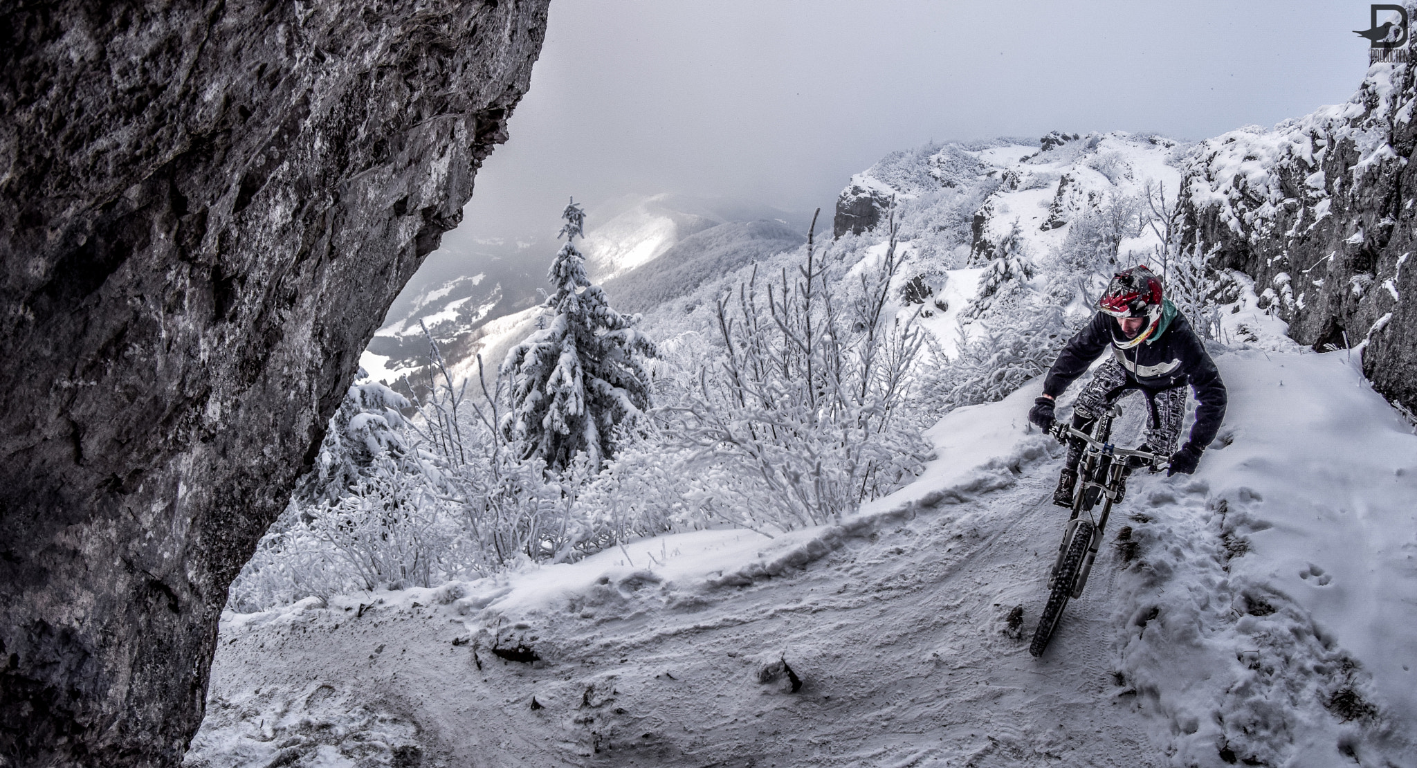 Nikon D5300 + Samyang 8mm F3.5 Aspherical IF MC Fisheye sample photo. Winter ride photography