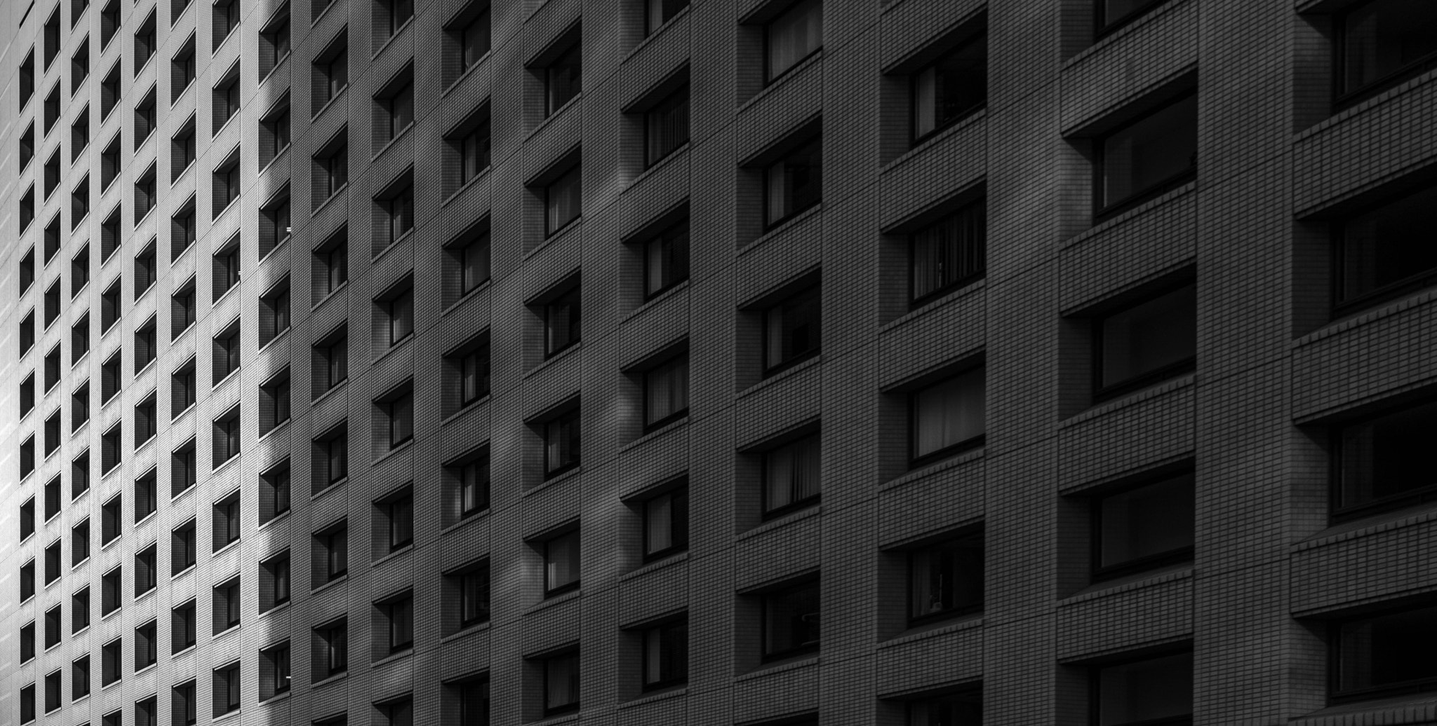 E 35mm F2 sample photo. Urban extremes - tokyo photography