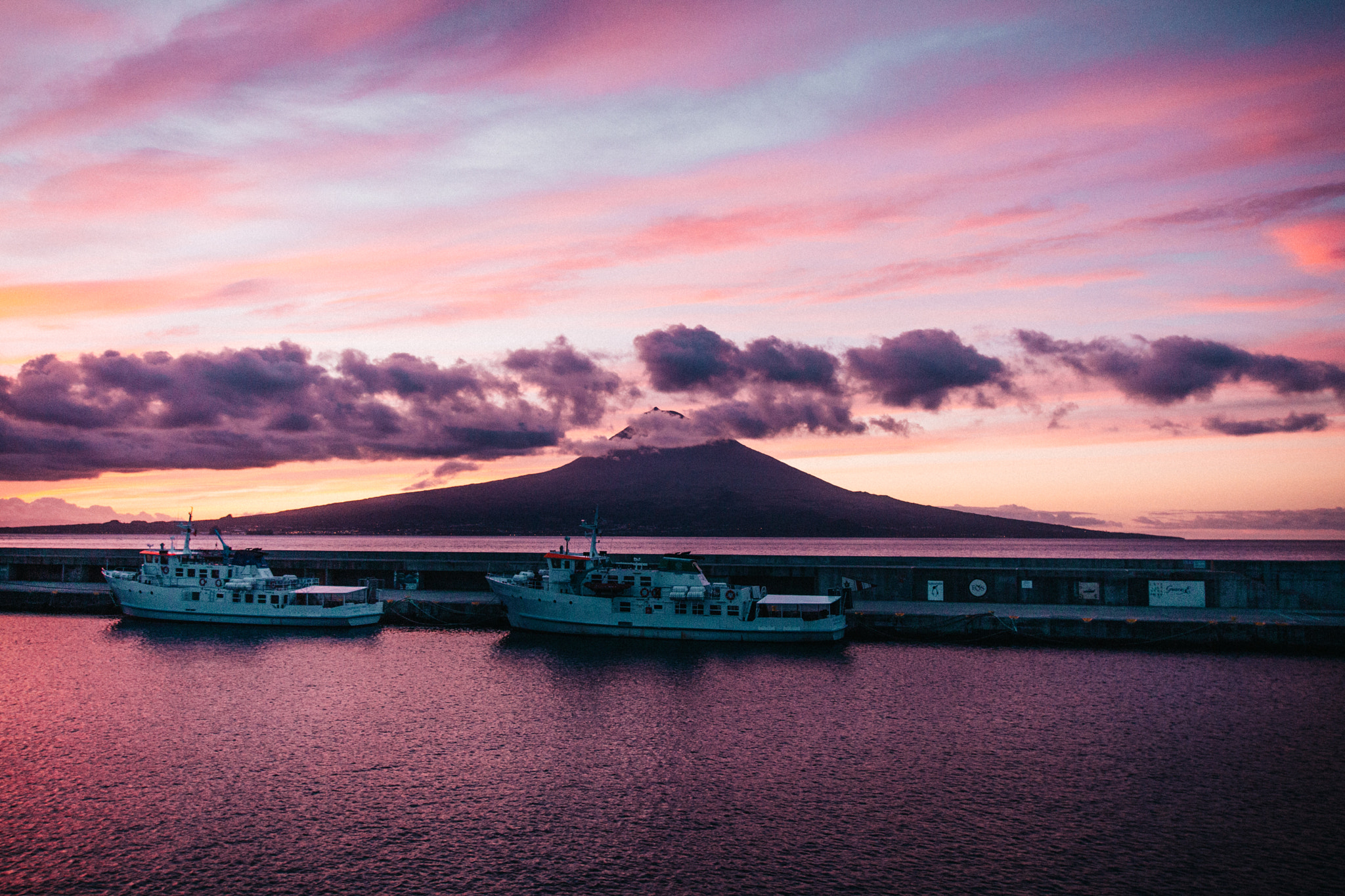 Sigma 10-20mm F3.5 EX DC HSM sample photo. Line of clouds photography