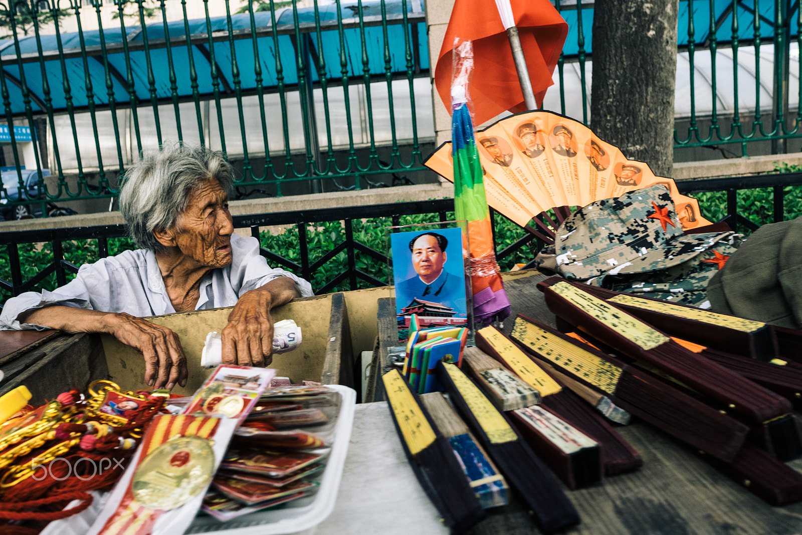 Panasonic DMC-GM1S + LEICA DG SUMMILUX 15/F1.7 sample photo. Will they buy something？ photography