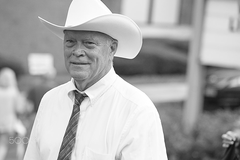 Canon EOS 6D + Canon EF 100-300mm f/5.6 sample photo. Cowboy photography