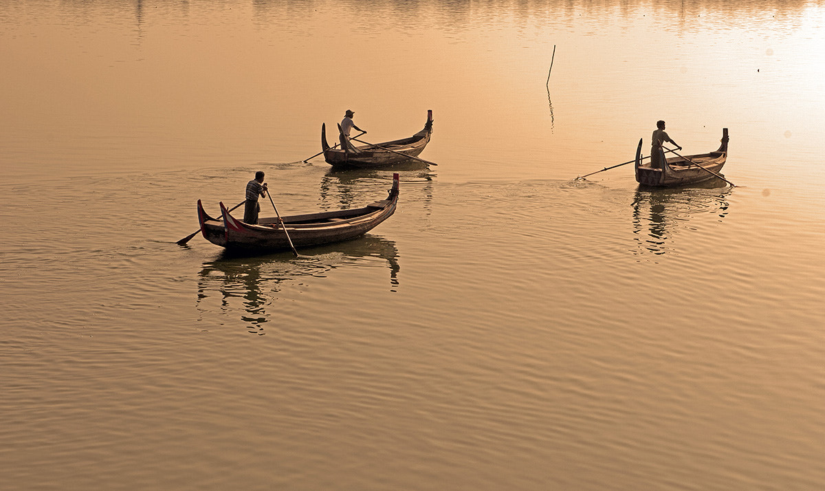 Nikon D2Xs sample photo. Occhi sul mondo - 02 giallo - tramonto sul mekong photography