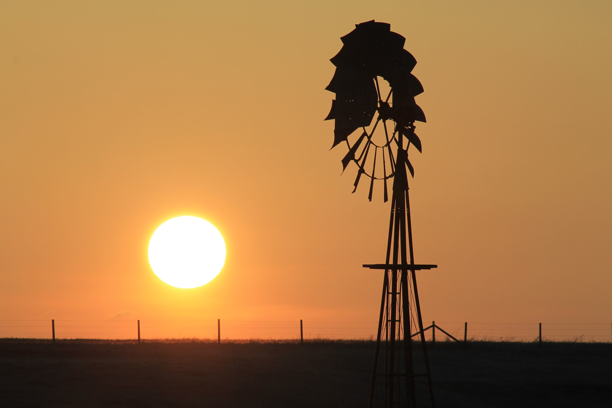 Canon EOS 1100D (EOS Rebel T3 / EOS Kiss X50) sample photo. Sunrise photography