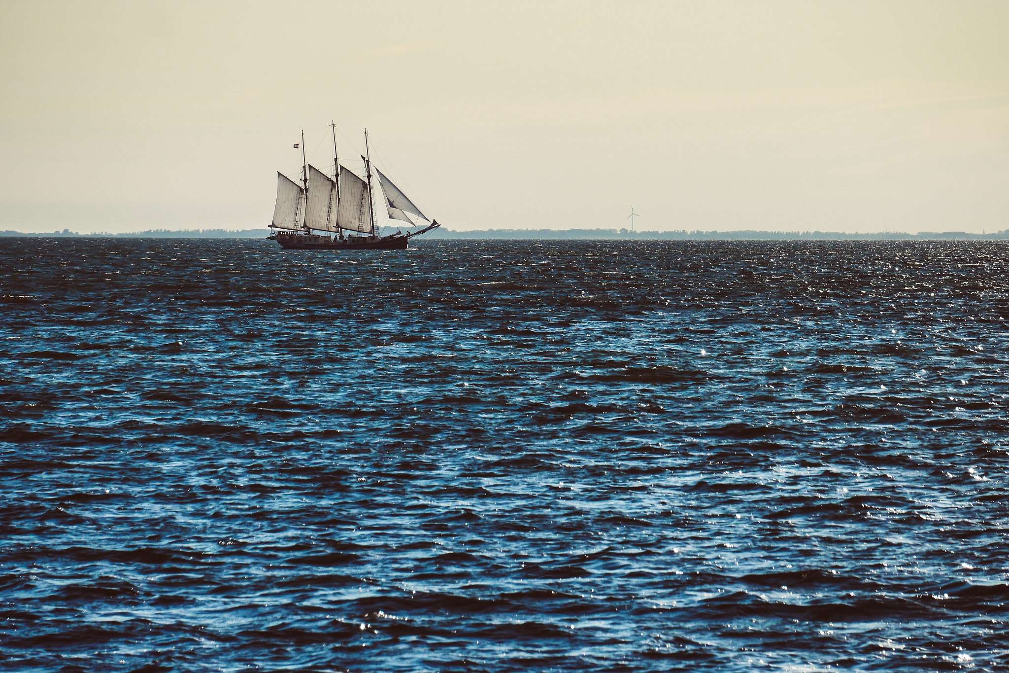 LUMIX G VARIO 45-150/F4.0-5.6 sample photo. Sailing photography