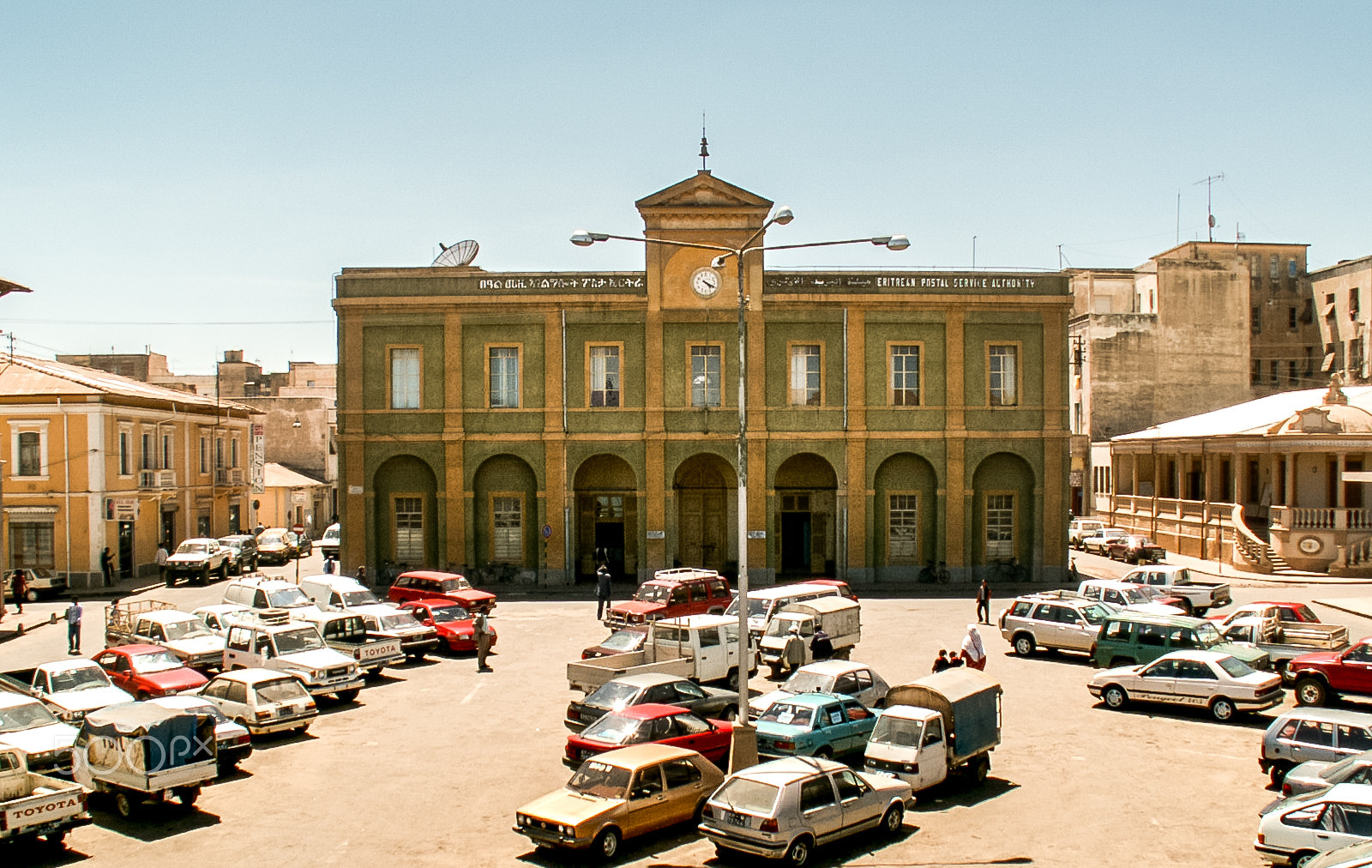 KONICA MINOLTA DiMAGE Z5 sample photo. Postal building photography