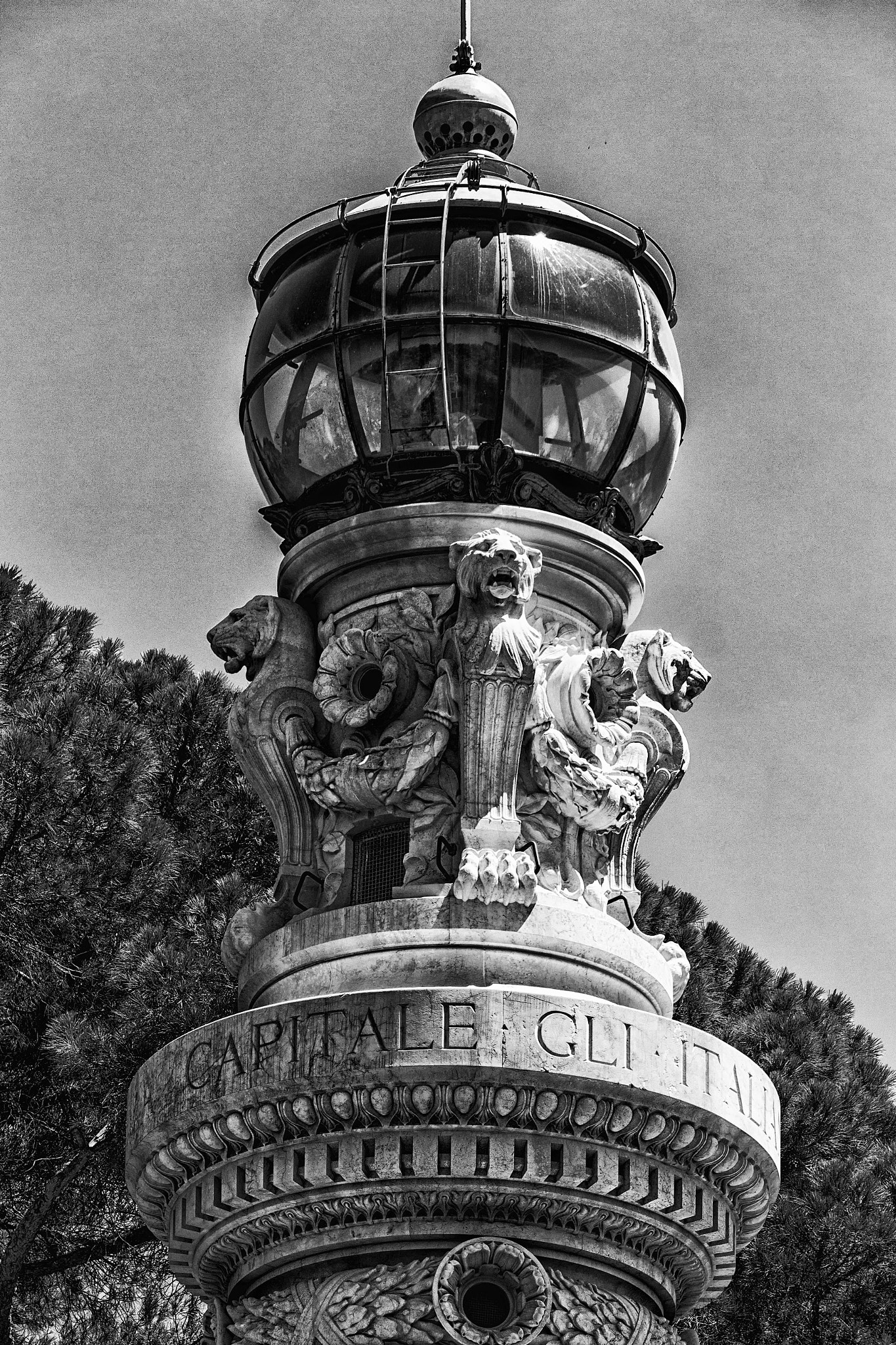 Canon EOS M + Canon EF-S 55-250mm F4-5.6 IS II sample photo. A lighthouse in rome photography