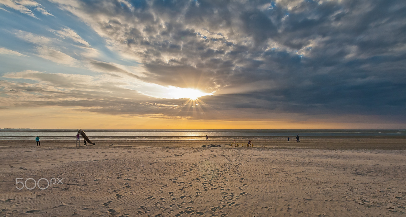 Sigma 10-20mm F3.5 EX DC HSM sample photo. Beach life photography