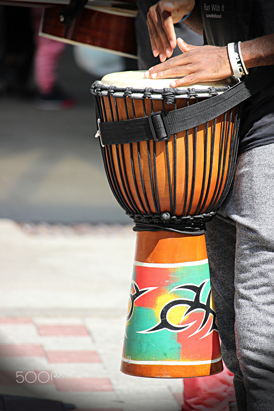 Canon EOS 600D (Rebel EOS T3i / EOS Kiss X5) + 55.0 - 250.0 mm sample photo. Street life djembe drum photography