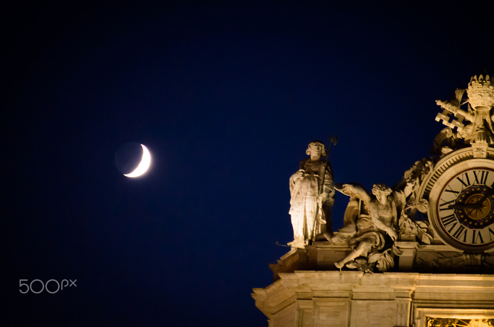 Pentax smc DA 50-200mm F4-5.6 ED WR sample photo. Watch moon photography