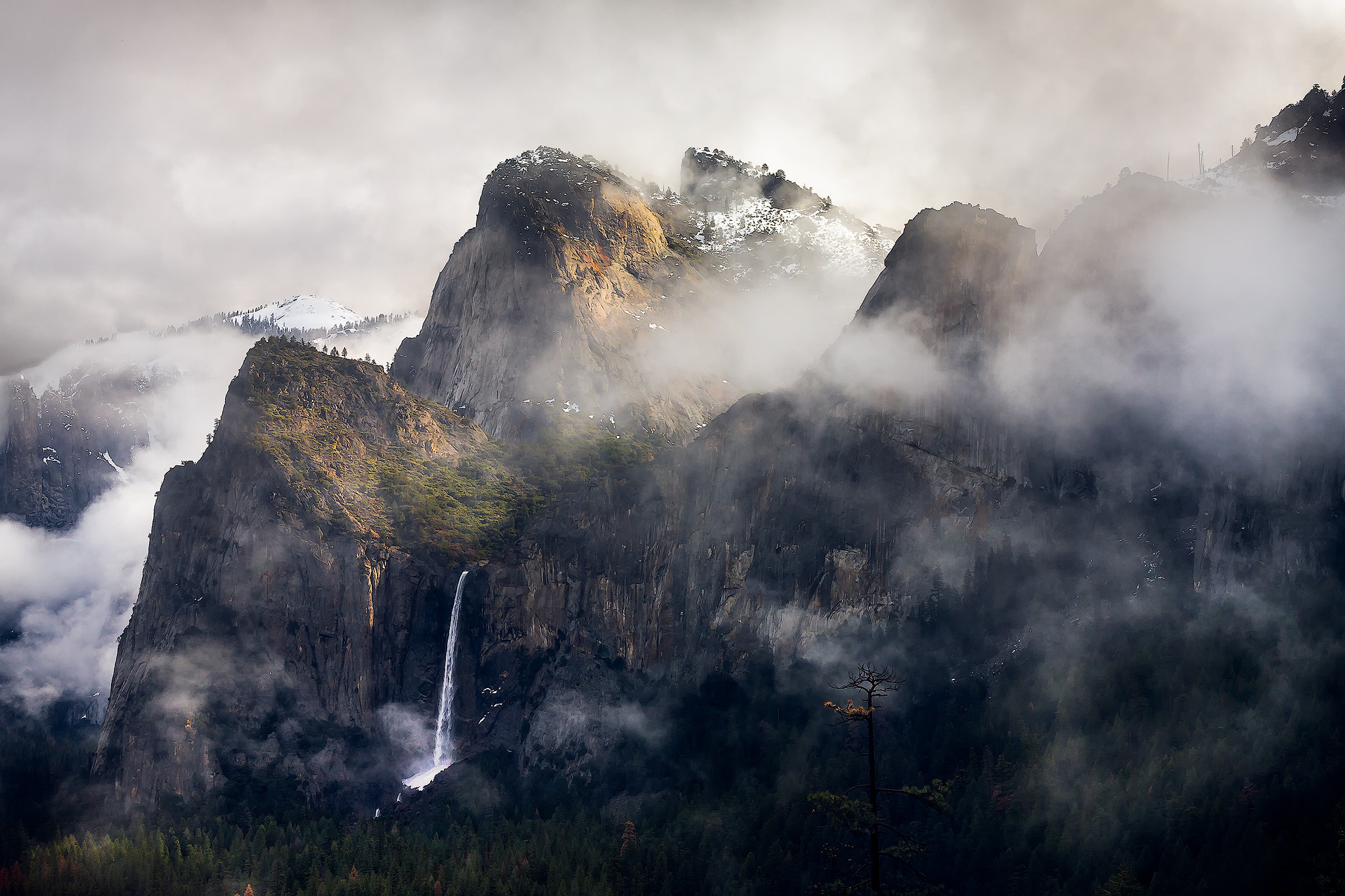 Canon EOS 40D + Canon EF 24-85mm F3.5-4.5 USM sample photo. Clearing storm | bridalveil fall, yosemite photography