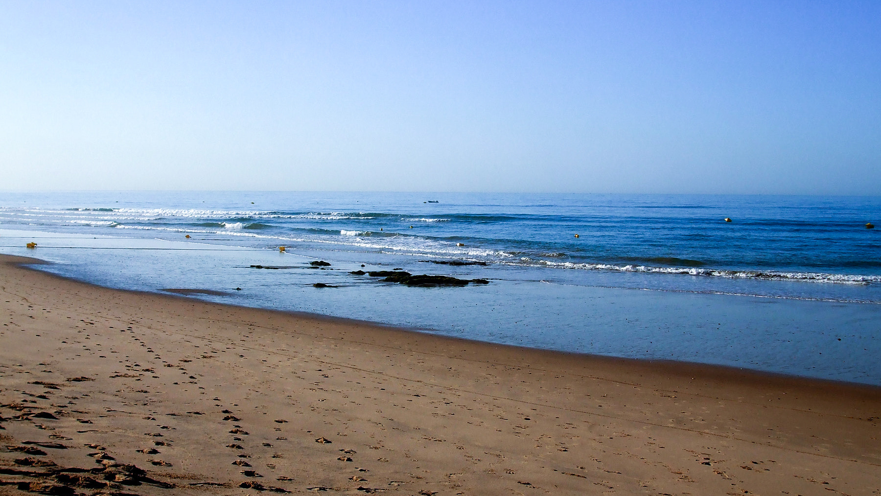 Fujifilm FinePix A820 sample photo. Albufeira beach photography