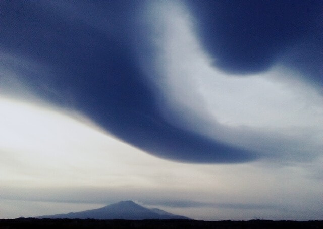 LG BELLO II sample photo. Etna. photography