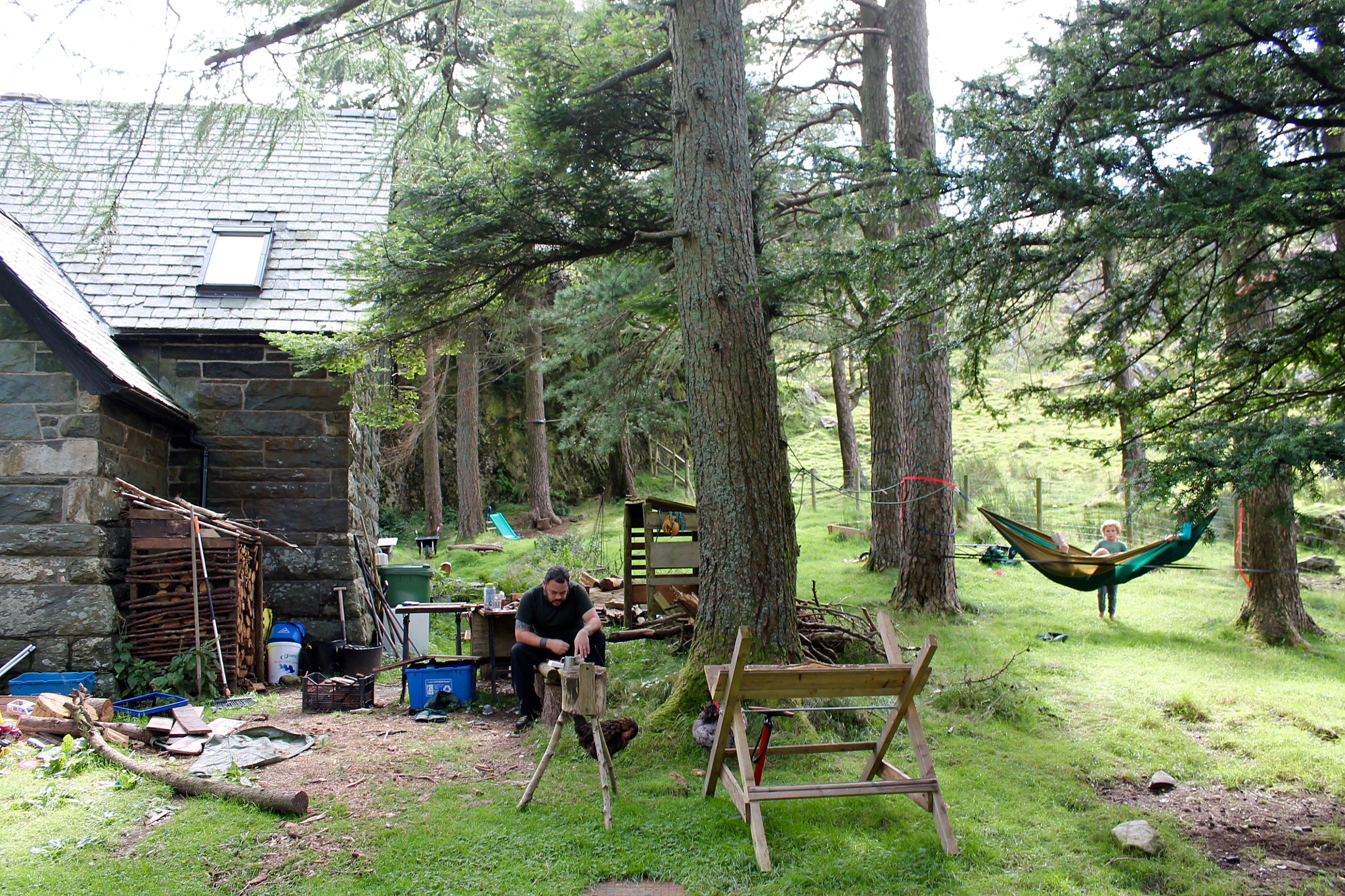 Canon EOS 1100D (EOS Rebel T3 / EOS Kiss X50) + Canon EF-S 18-55mm F3.5-5.6 III sample photo. Forestry workers idilic cottage in the ogwen valley snowdonia photography