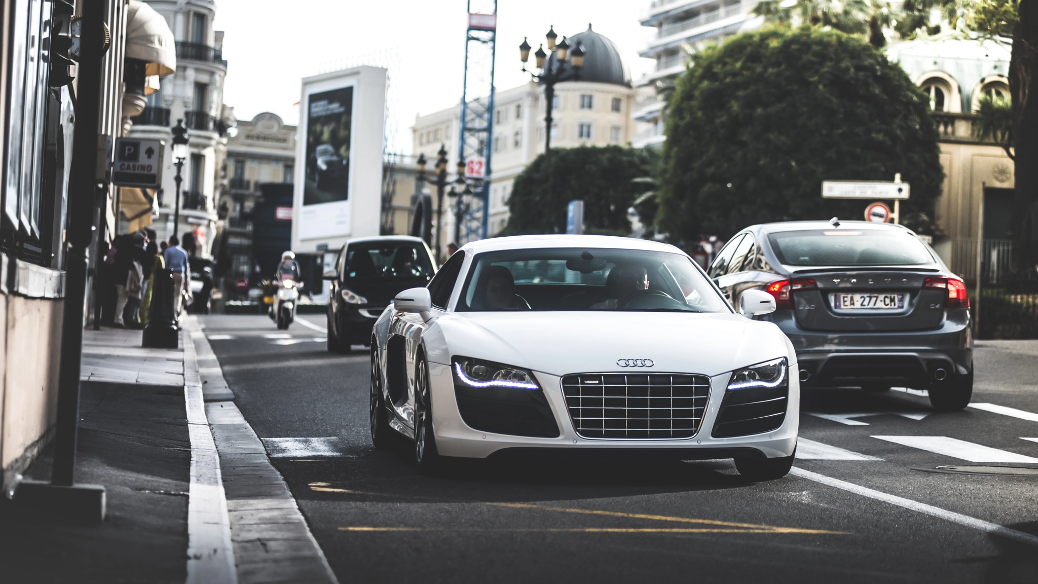 AF Zoom-Nikkor 80-200mm f/2.8 ED sample photo. High class driving photography