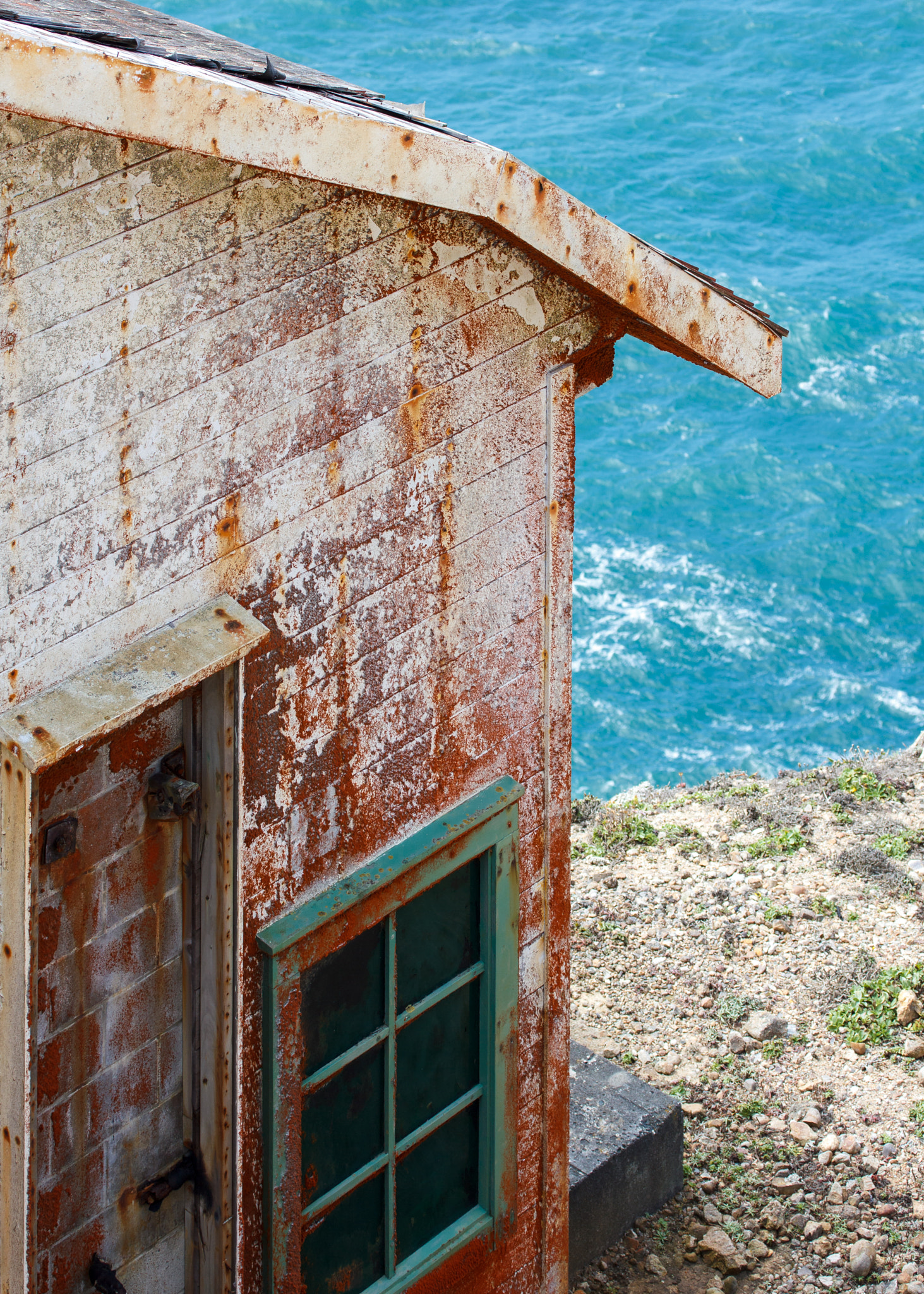 Canon EF-S 60mm F2.8 Macro USM sample photo. A house by the sea photography