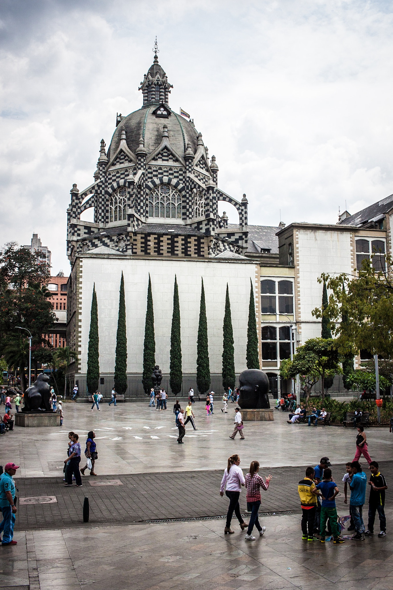 Canon EF-S 24mm F2.8 STM sample photo. Arquitectura paisa photography