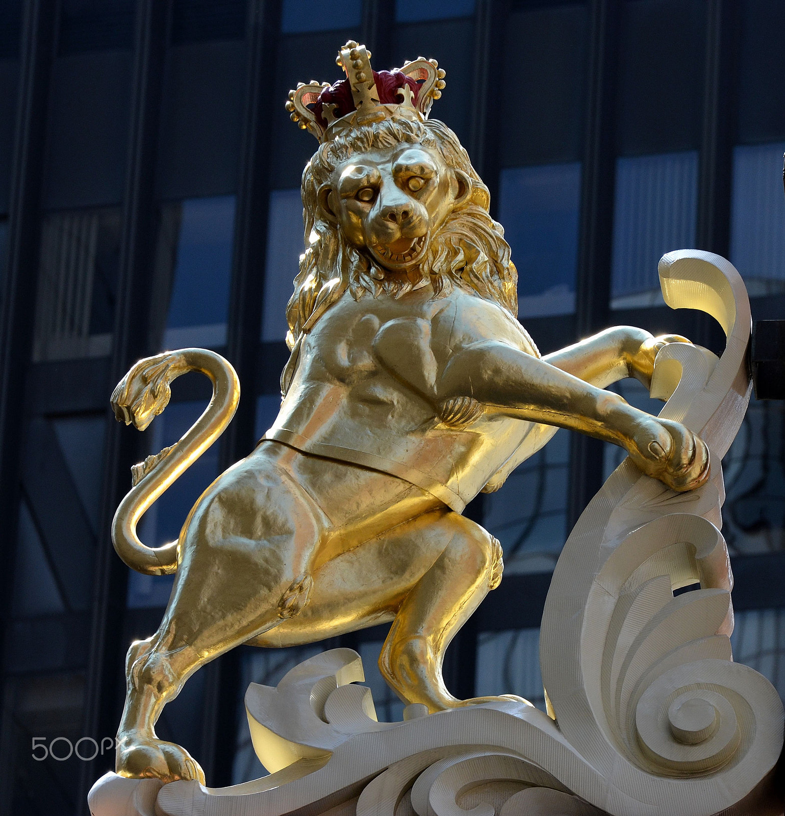 Sigma 70-200mm F2.8 EX DG OS HSM sample photo. Symbol of an empire photography