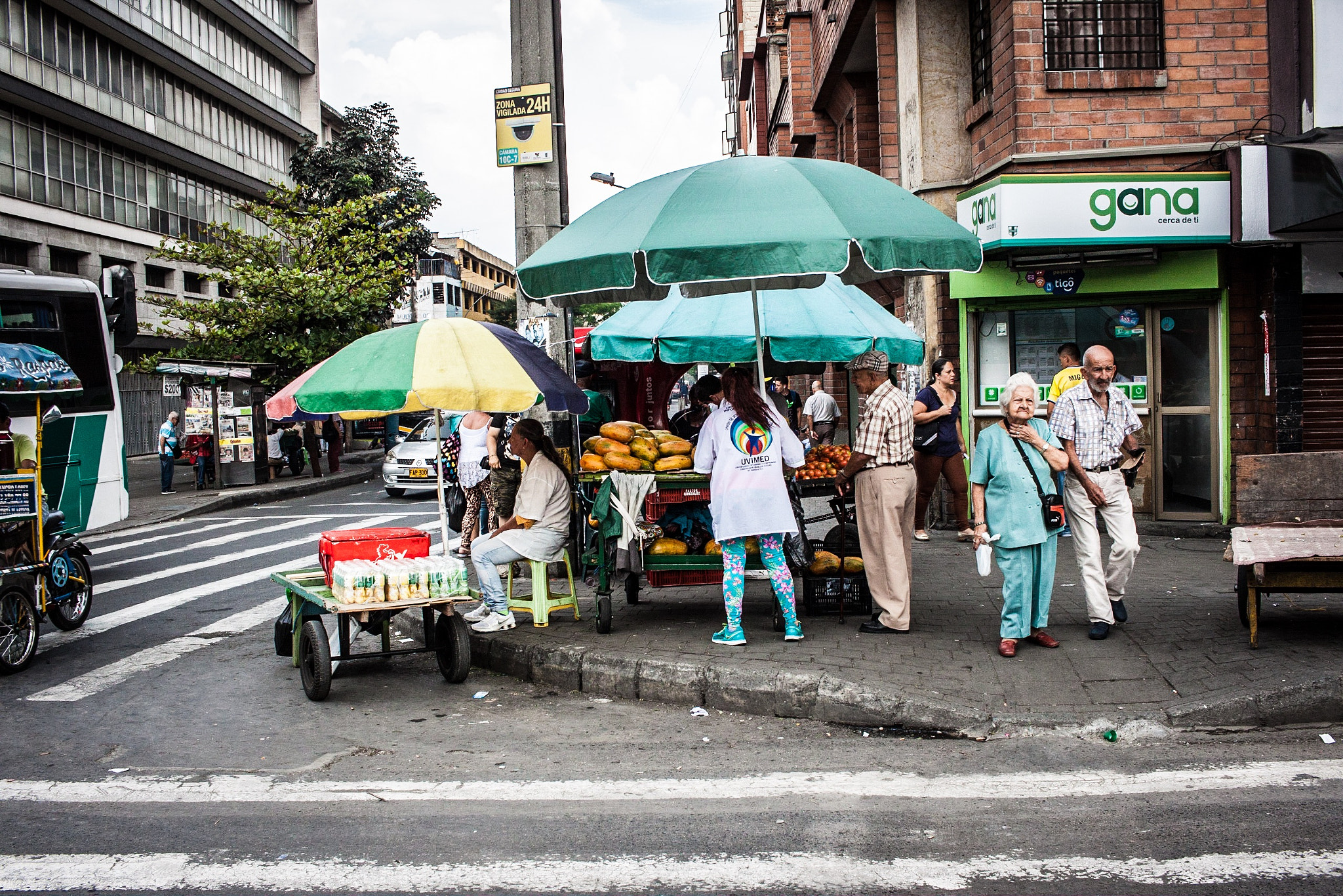 Canon EF-S 24mm F2.8 STM sample photo. Paisas photography