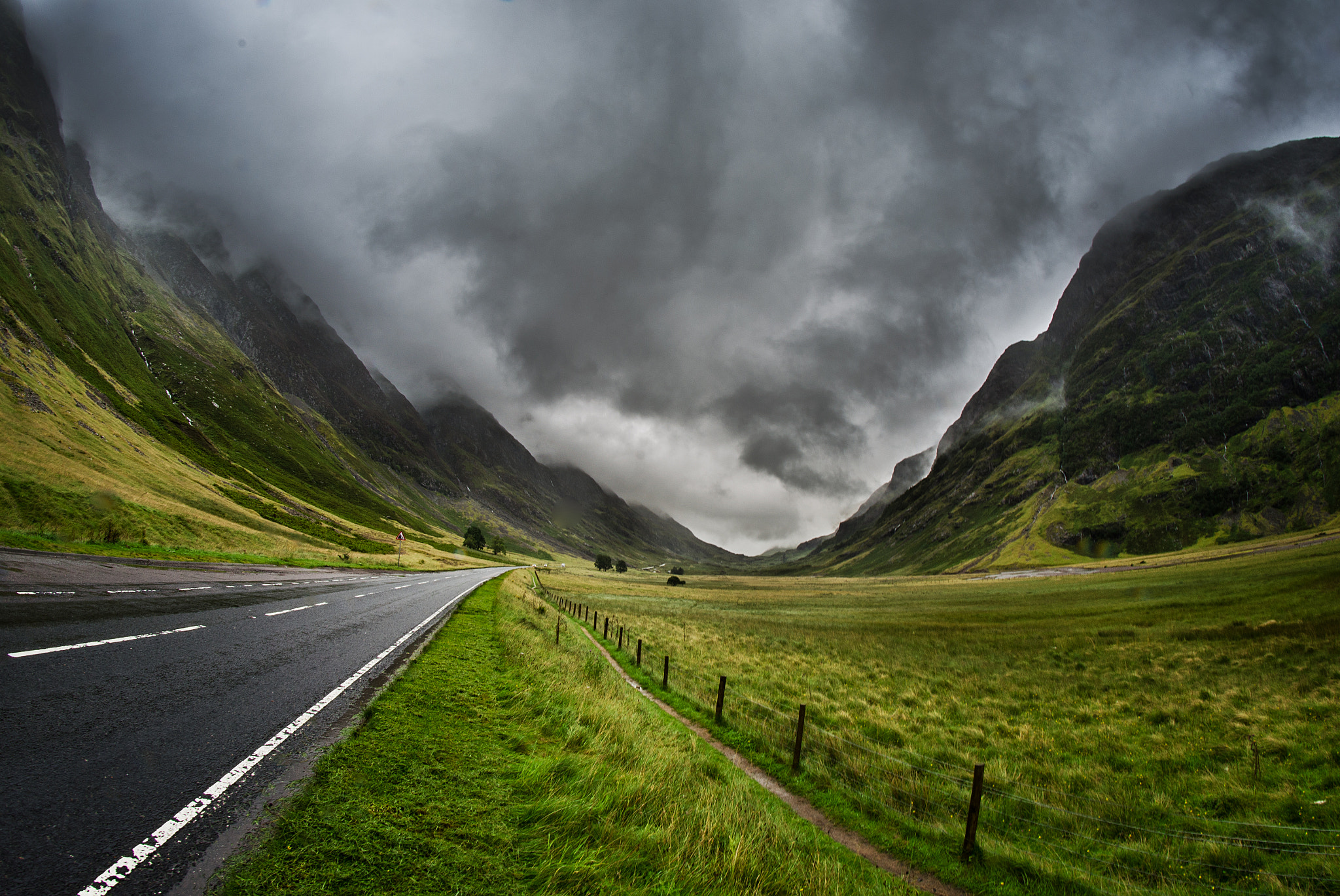 Nikon D5100 + Samyang 8mm F3.5 Aspherical IF MC Fisheye sample photo. Misty valley photography