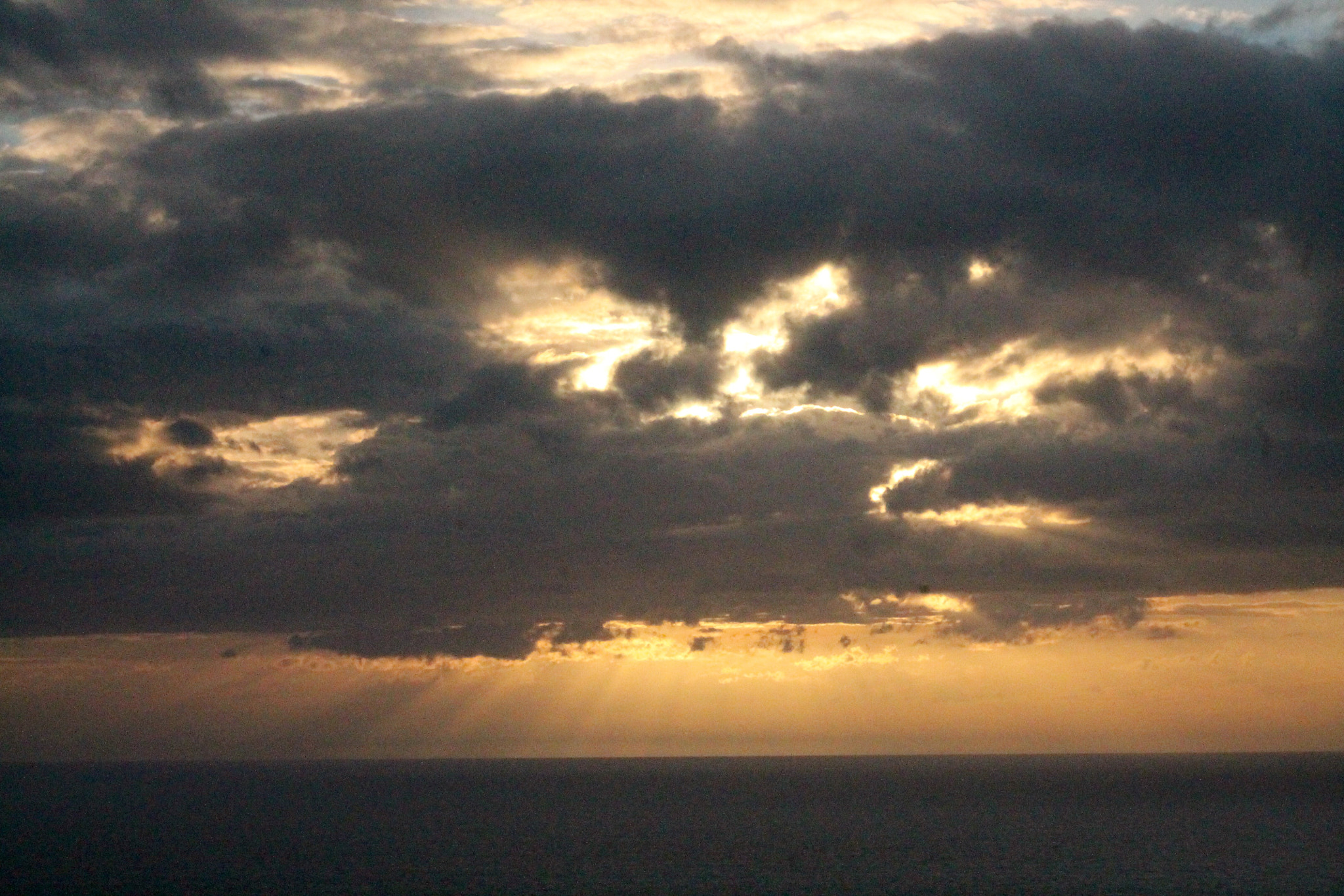 Canon EF75-300mm f/4-5.6 sample photo. Sunset off holyhead photography