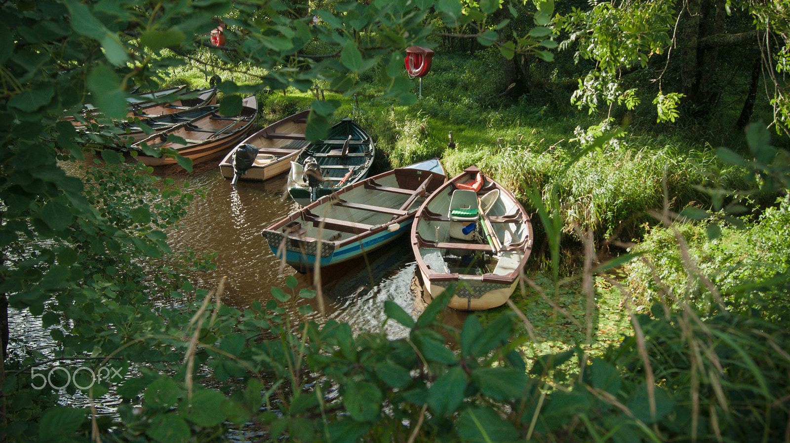 Sony Alpha DSLR-A230 + Sony DT 18-55mm F3.5-5.6 SAM sample photo. Killarney boats photography