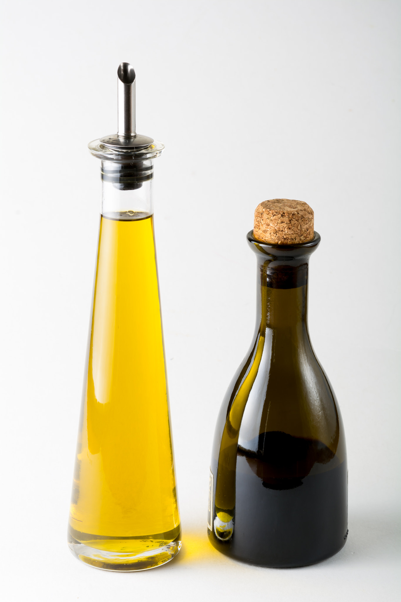 Nikon D7100 + Nikon AF Nikkor 85mm F1.8D sample photo. Olive oil and balsamic vinegear photography