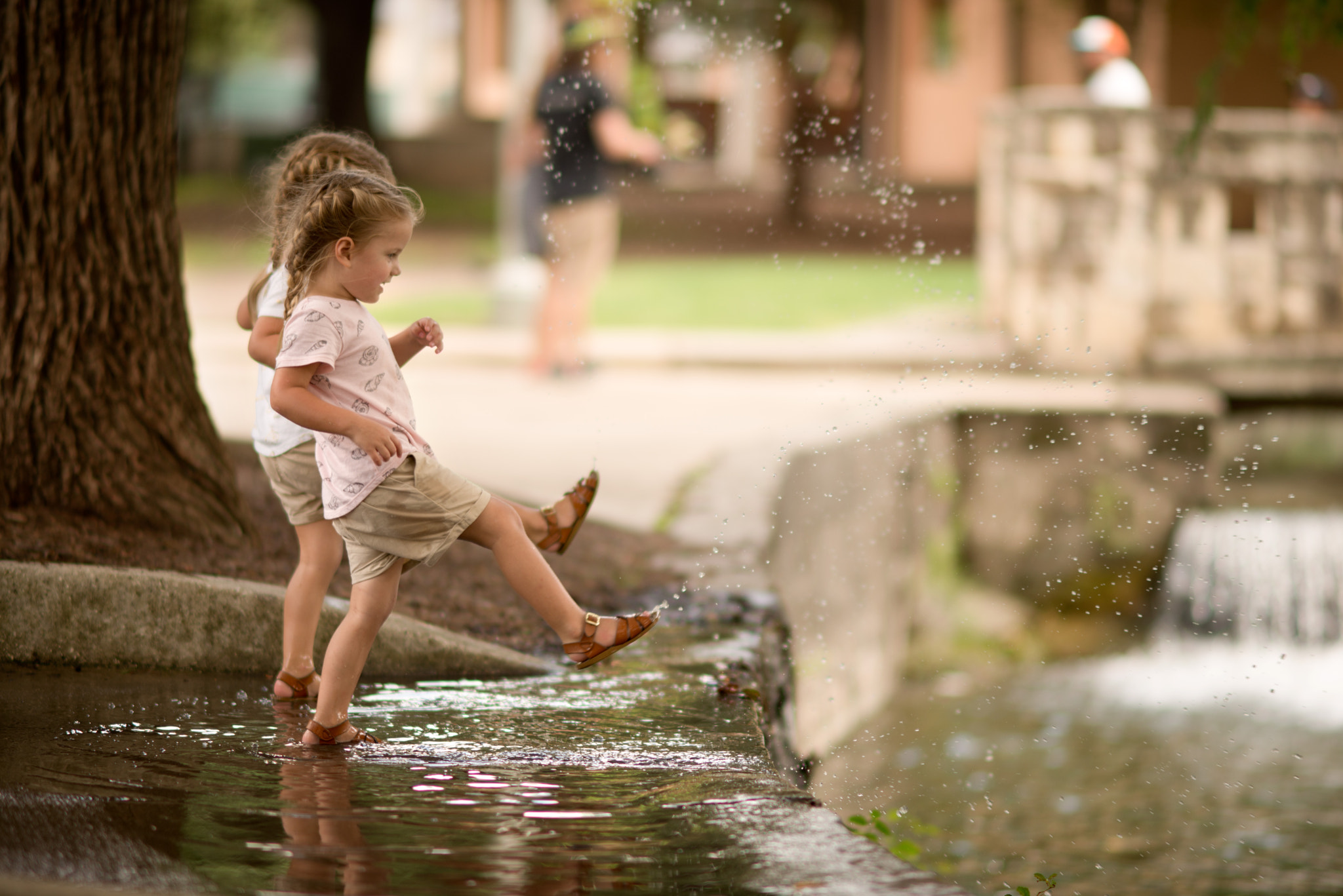 Nikon D610 + AF DC-Nikkor 135mm f/2D sample photo. Kicking it photography