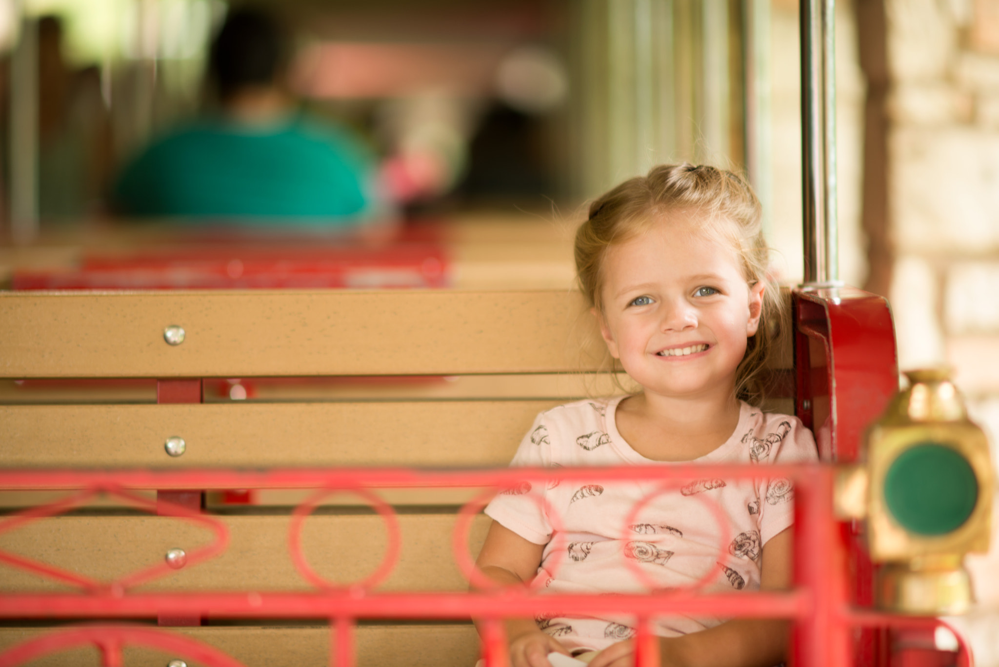 Nikon D610 + AF DC-Nikkor 135mm f/2D sample photo. Catching a train photography