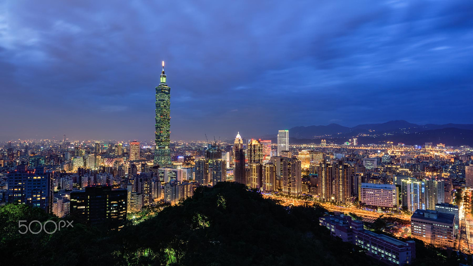 Canon TS-E 24.0mm f/3.5 L II sample photo. 101 tower photography