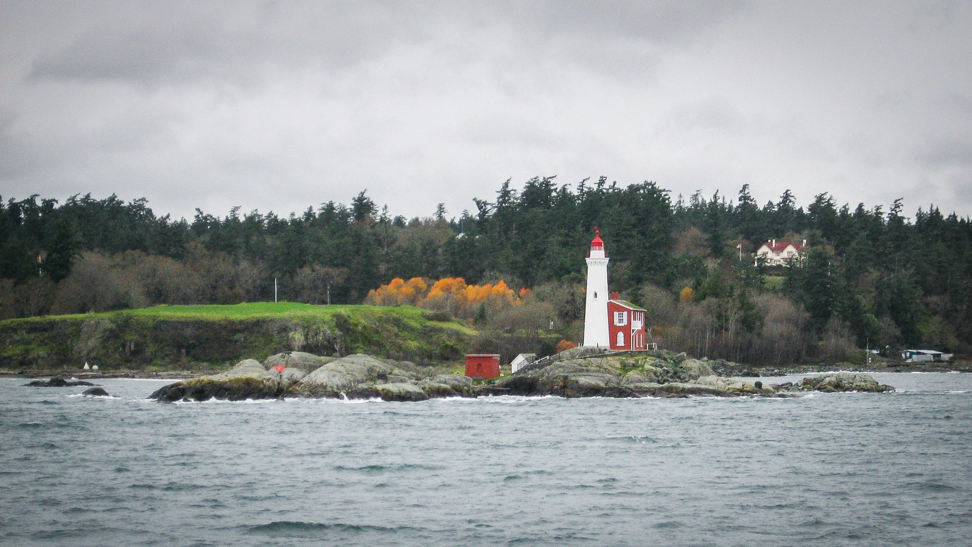 Canon DIGITAL IXUS 55 sample photo. Fisgard lighthouse photography