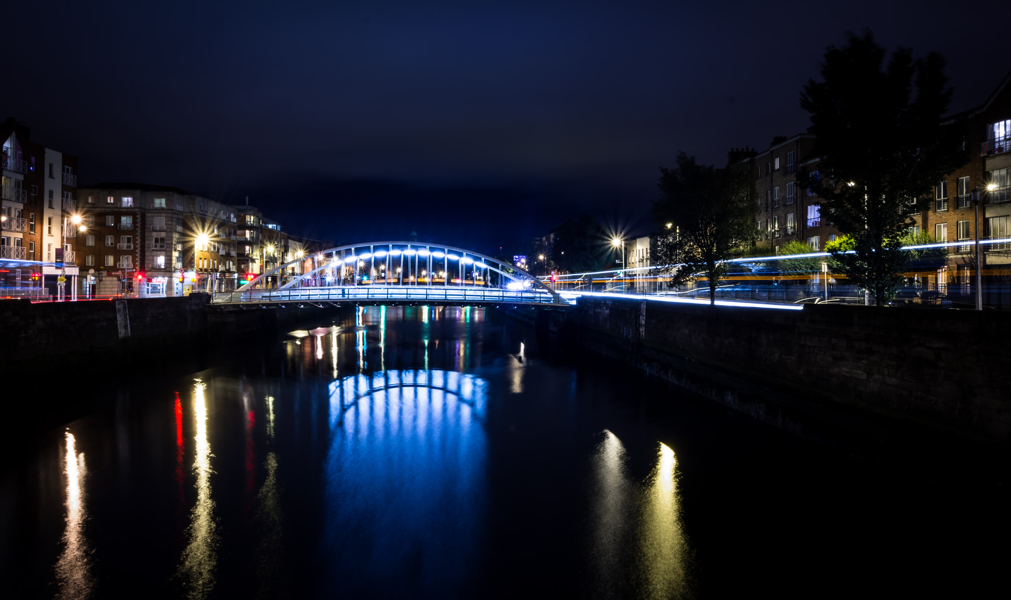 Nikon D7100 + Sigma 8-16mm F4.5-5.6 DC HSM sample photo. Dublin at night photography