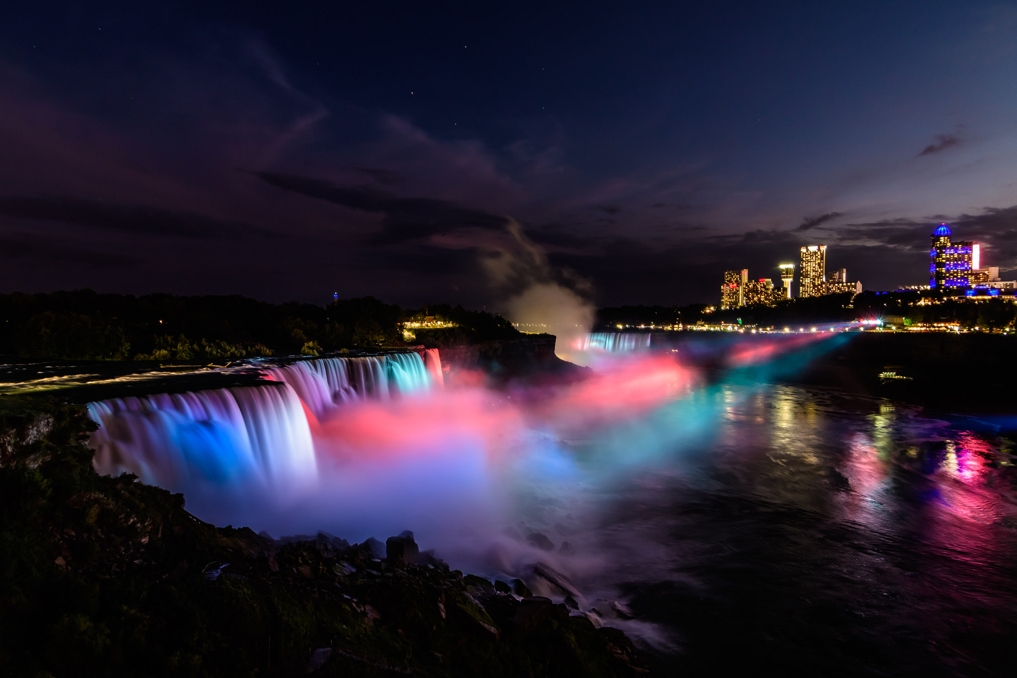 Tokina AT-X Pro 11-16mm F2.8 DX sample photo. Niagra falls @ night photography