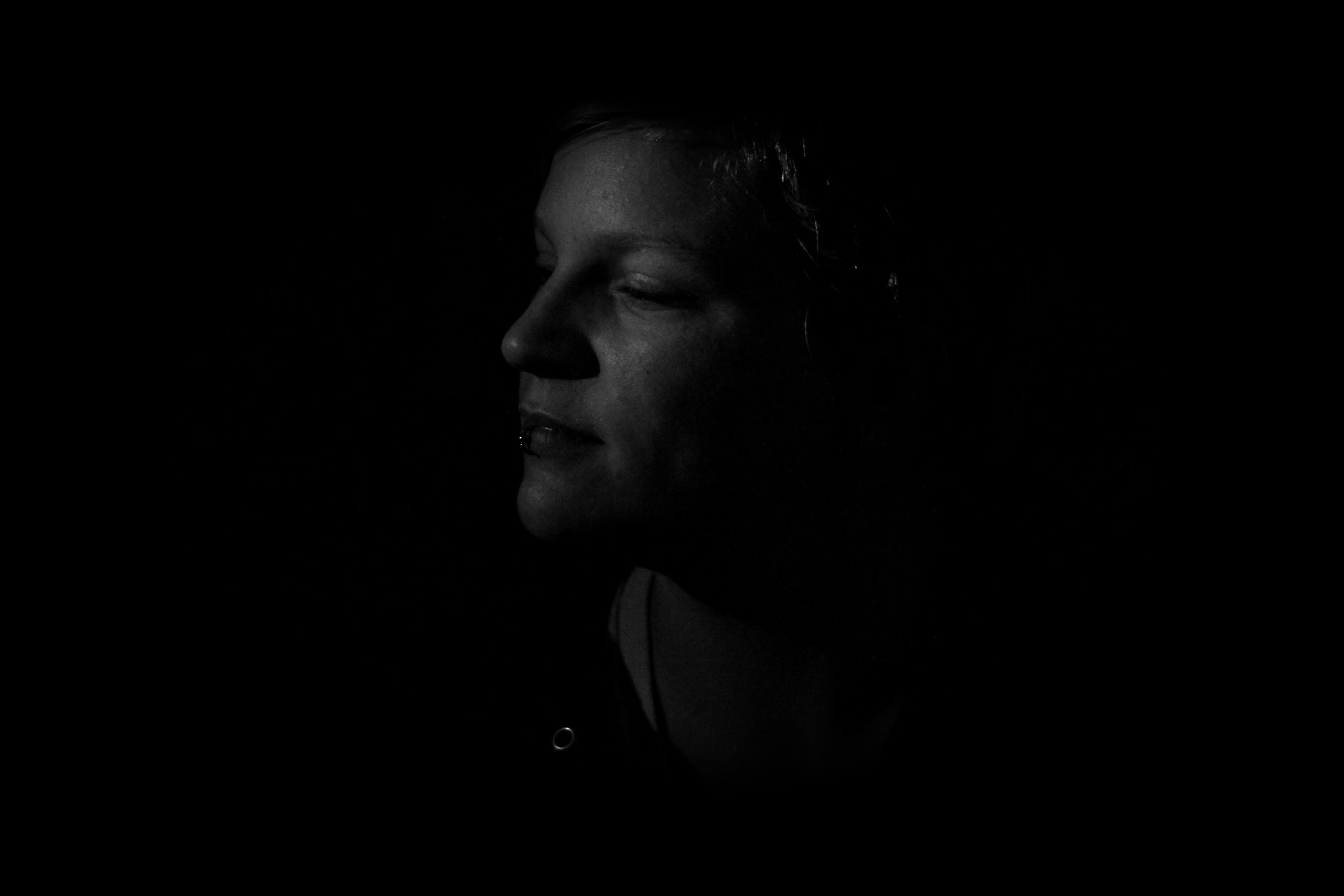 Canon EF 40mm F2.8 STM sample photo. Light kisses photography