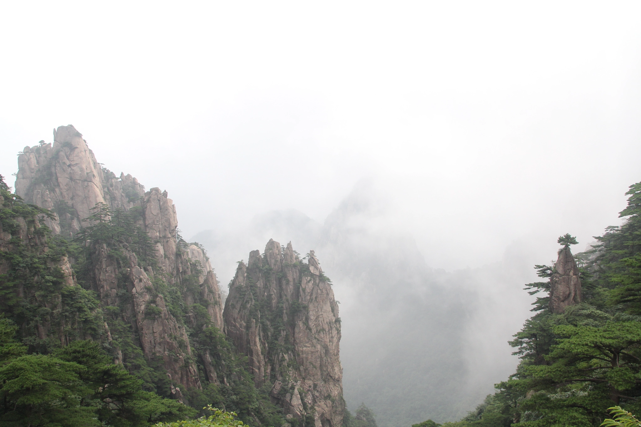 Sigma 18-200mm f/3.5-6.3 DC OS sample photo. Bijia mountain & mengbishenghua peak photography