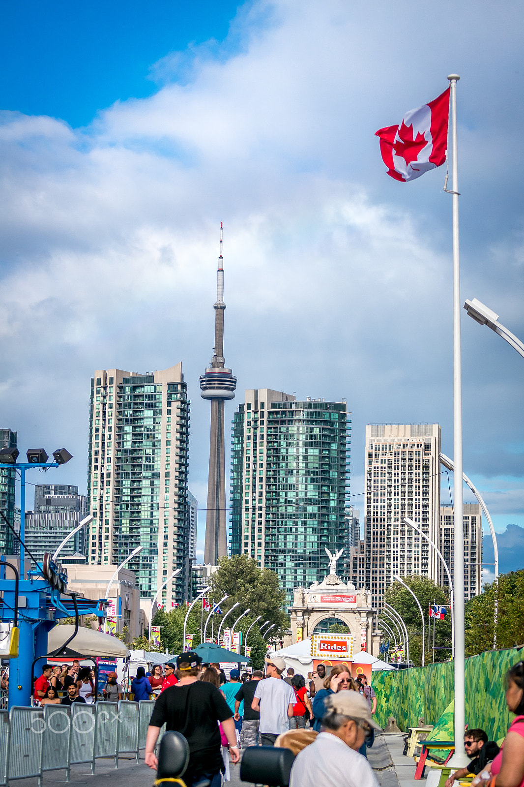 Samsung NX1000 + Samsung NX 50-200mm F4-5.6 ED OIS sample photo. Cn tower 1 photography