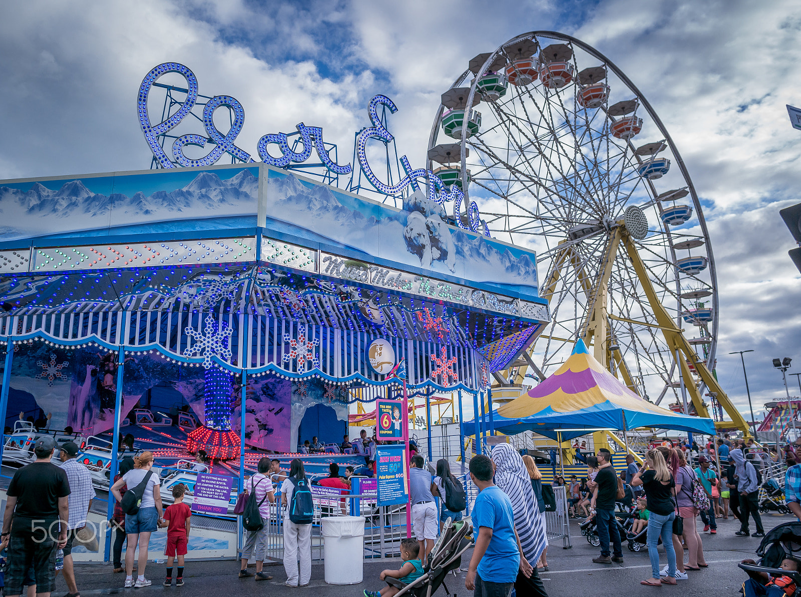 Samsung NX 16mm F2.4 Pancake sample photo. Cne 3 (canadian national exhibition) photography