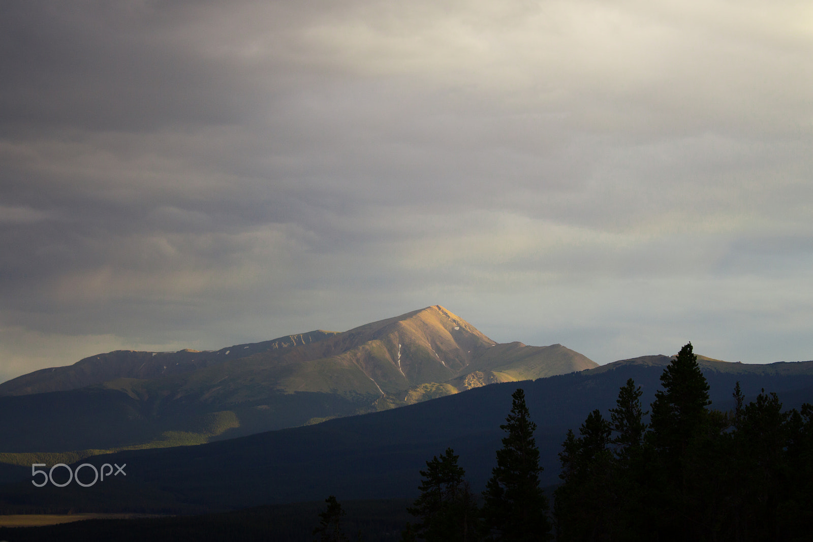 Canon EF-S 18-55mm F3.5-5.6 IS sample photo. Golden mountain photography