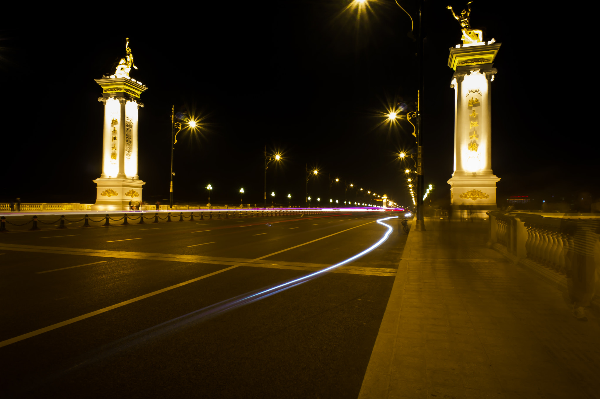 Sony NEX-5C + Sony E 16mm F2.8 sample photo. New river's bridge photography