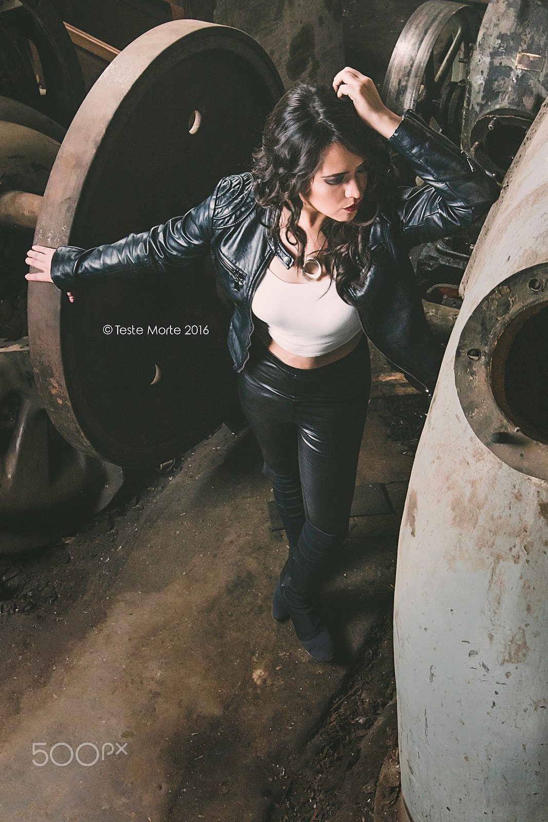 Canon EF 16-35mm F2.8L II USM sample photo. "she moves in her own way" photography