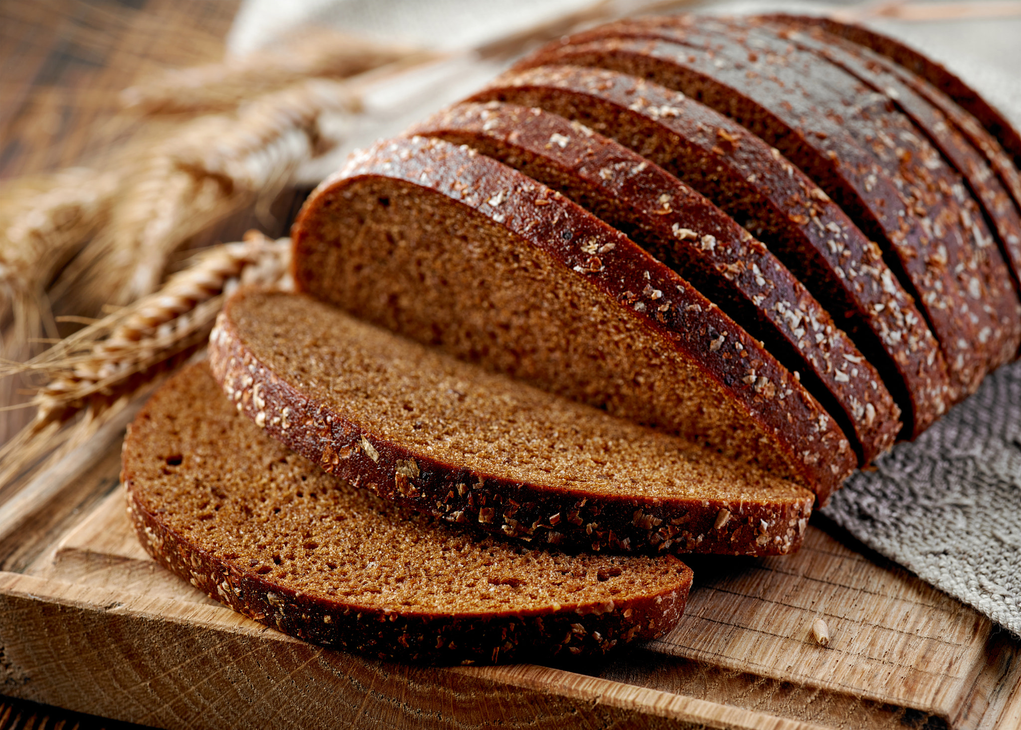 Phase One P65+ sample photo. Fresh rye bread photography