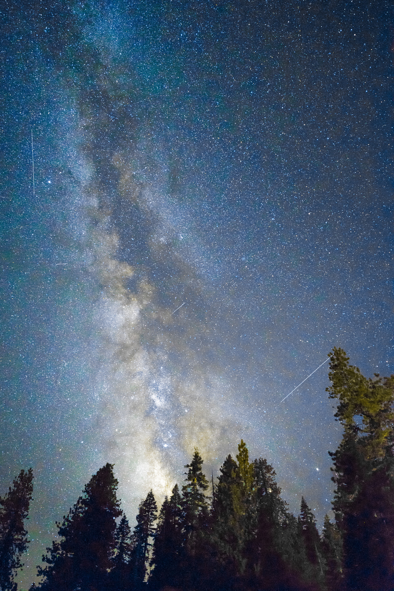 E 21mm F2.8 sample photo. Milk way at glacier point photography