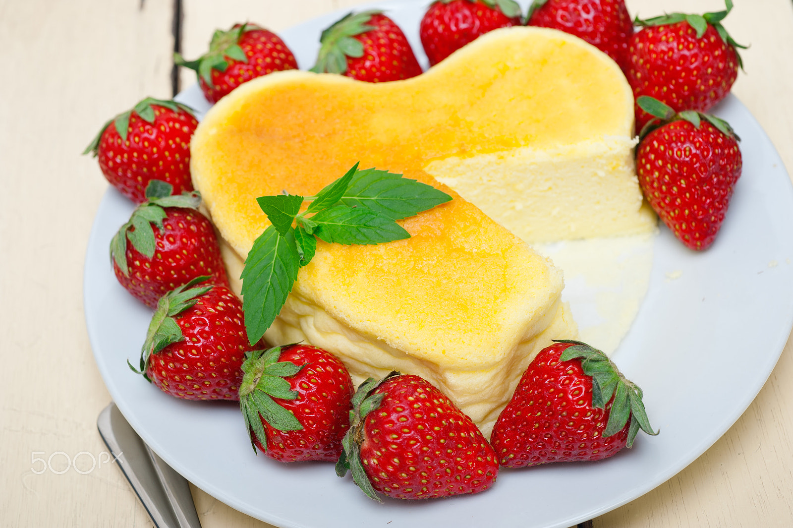 Nikon D700 + AF Micro-Nikkor 60mm f/2.8 sample photo. Heart cheesecake photography