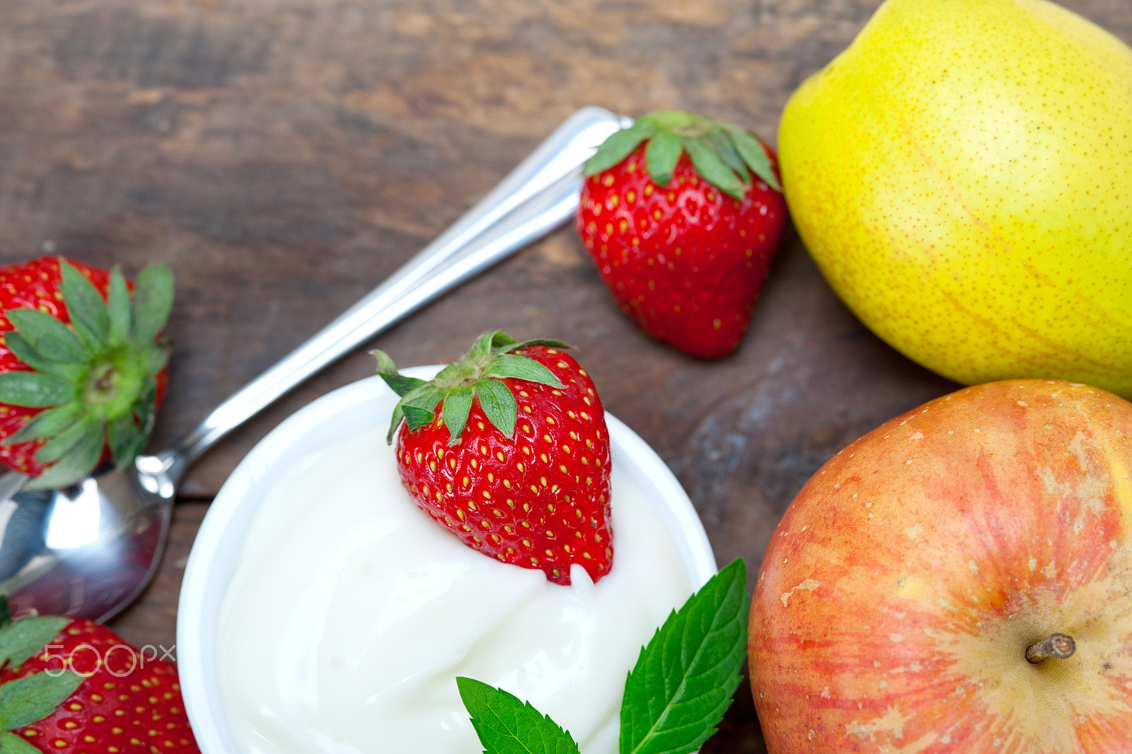 Nikon D700 + AF Micro-Nikkor 105mm f/2.8 sample photo. Fruits and yogurt photography