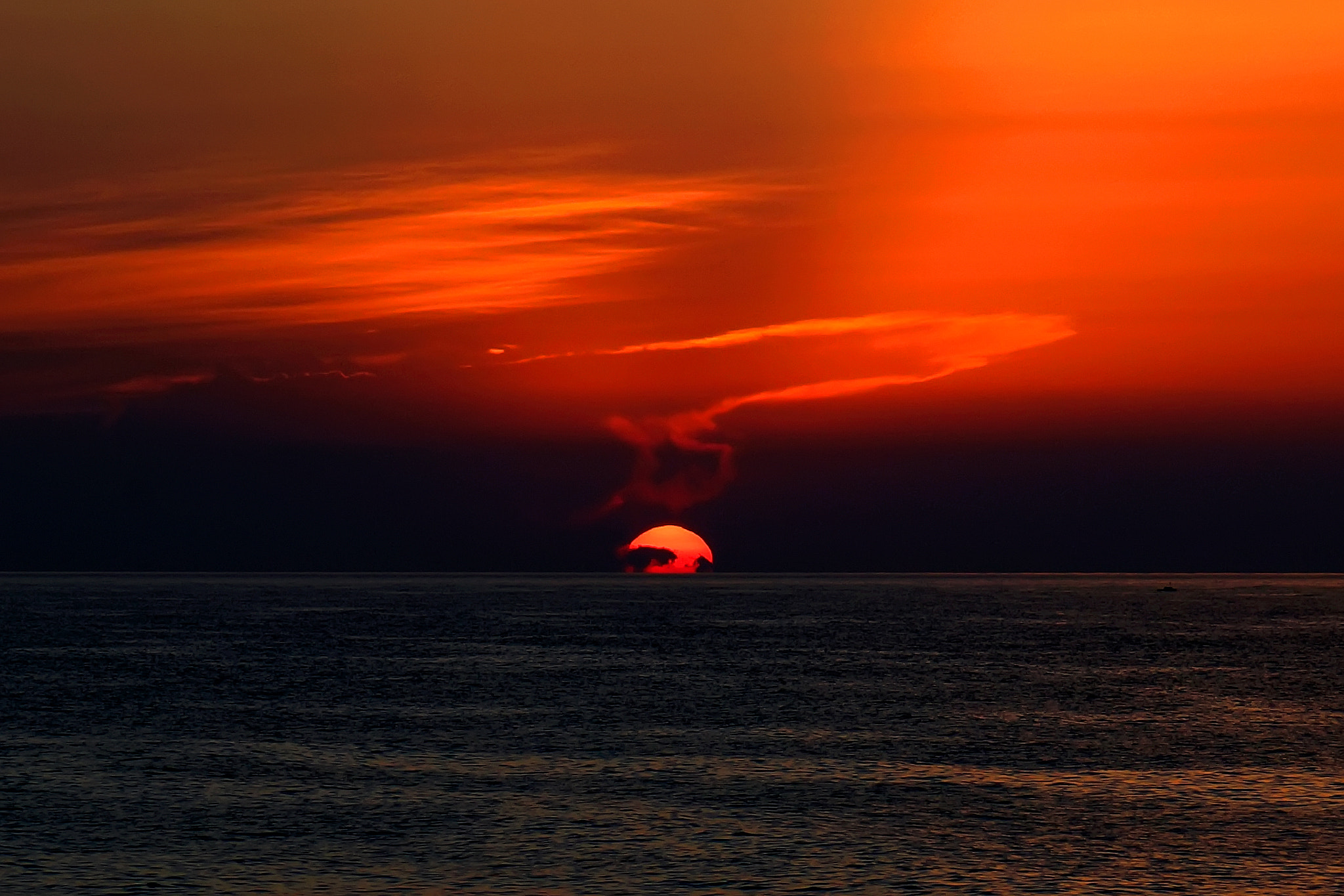 Sony DT 16-105mm F3.5-5.6 sample photo. End of day photography