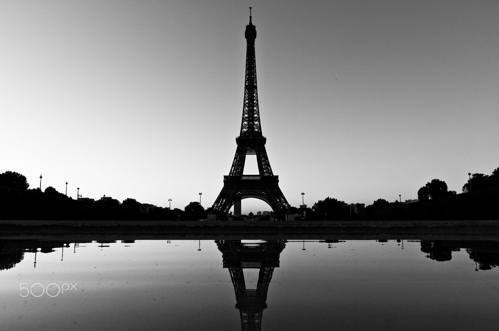Nikon D300 + Tamron SP AF 17-50mm F2.8 XR Di II VC LD Aspherical (IF) sample photo. Reflection of the eiffel tower photography