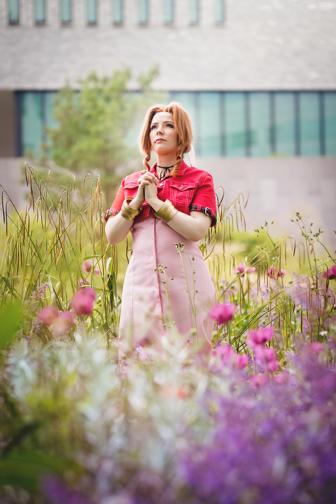 Canon EOS 5DS + Canon EF 85mm F1.8 USM sample photo. Amongst the flowers photography