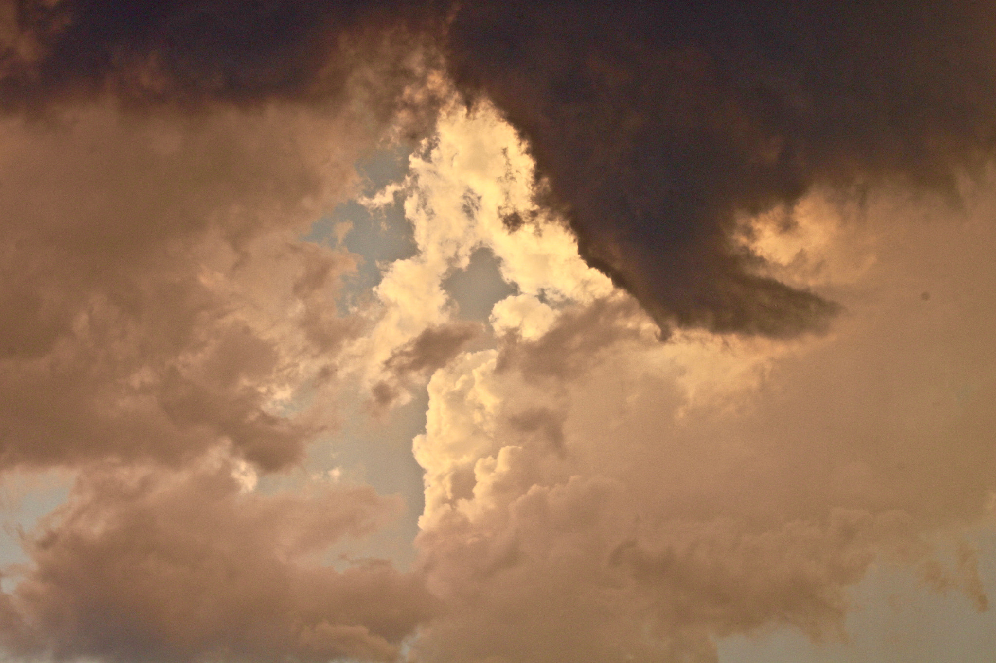 Canon EF 70-300mm F4-5.6 IS USM sample photo. Clouds in harmony photography