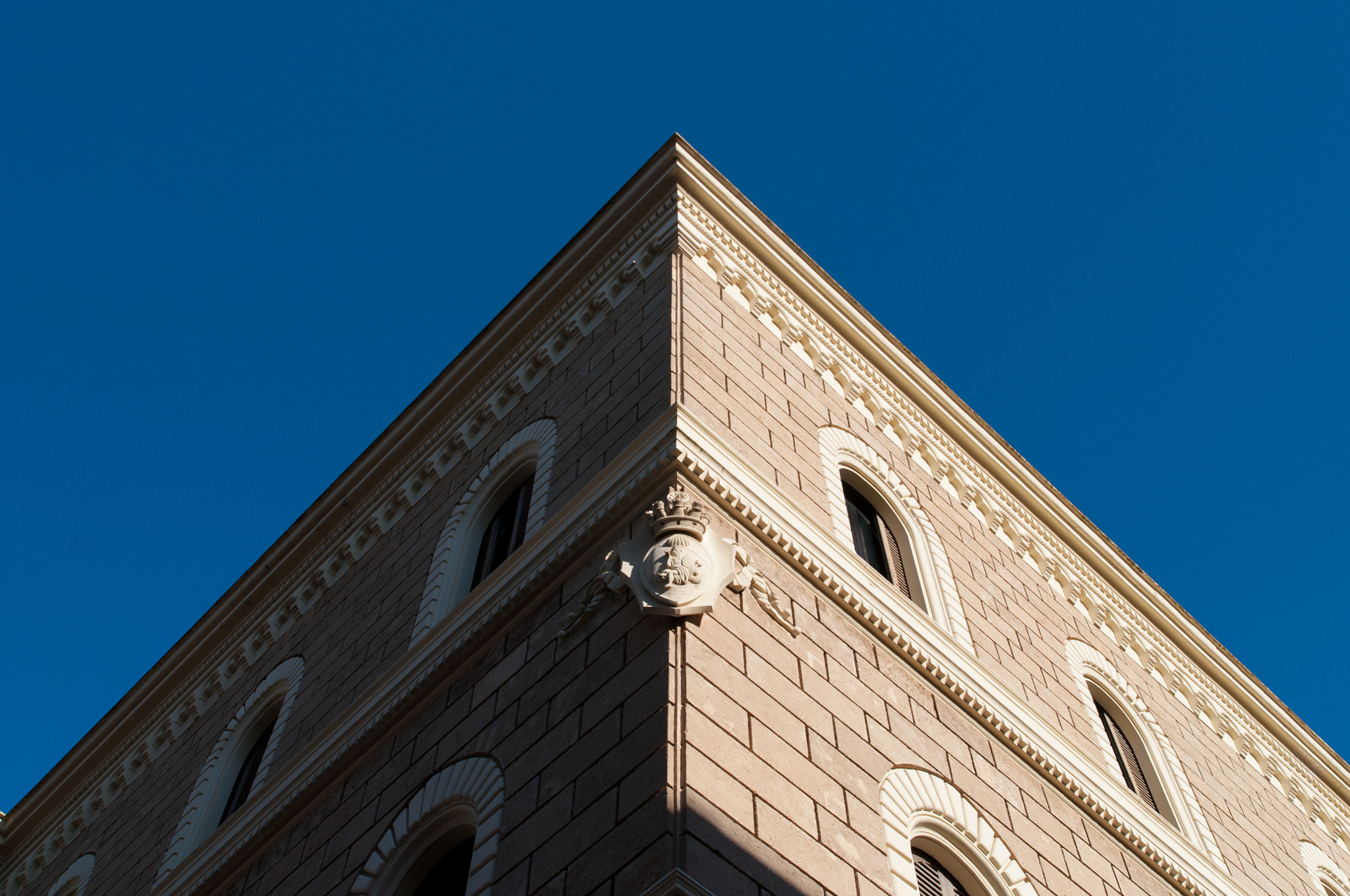 Nikon D5000 sample photo. Triangle in lecce photography