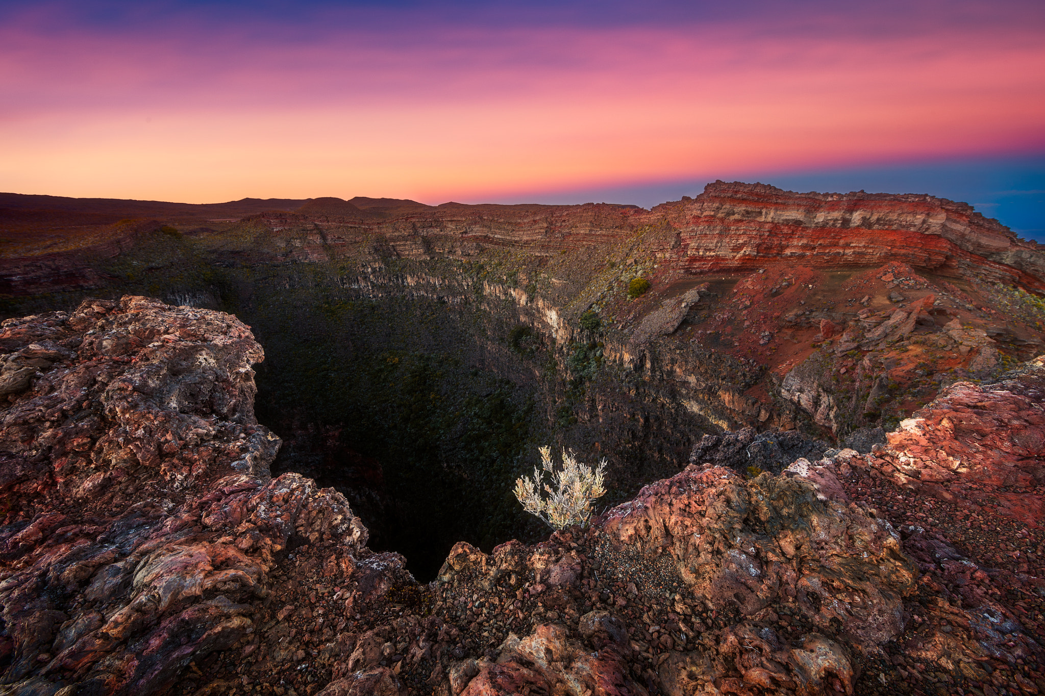 Canon EF 14mm F2.8L II USM sample photo. Commerson crater photography
