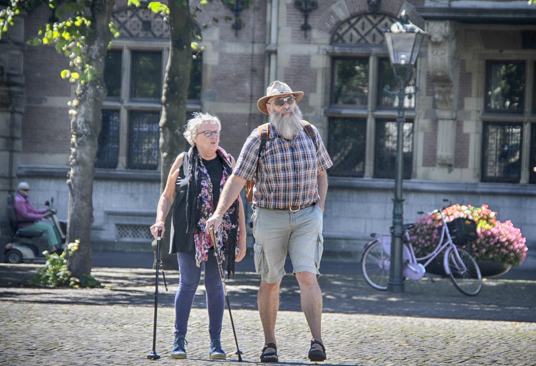 Sigma 18-250mm F3.5-6.3 DC OS HSM sample photo. People photography